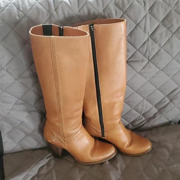 Tom McAn Shoes Tom Mcan Brazilian Leather Stacked Side Zip